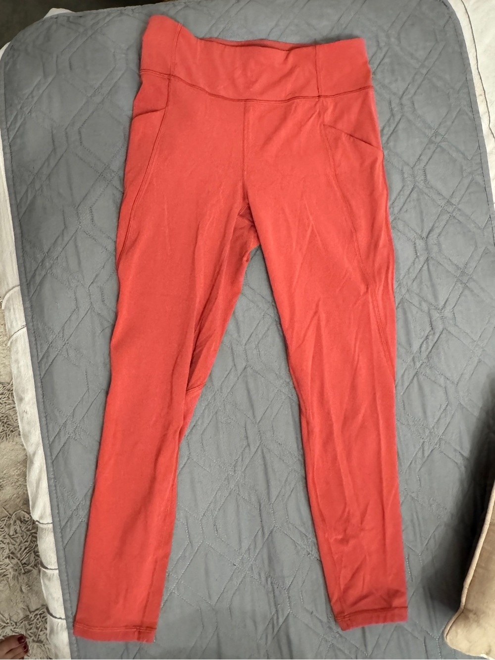 Lululemon 7/8 leggings in coral